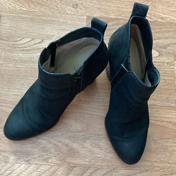 Michael Kors Black Leather Heels Sz 7 - Picture 3 of 9